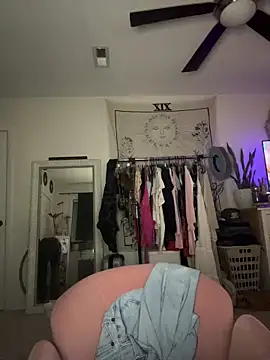 peachesncreamyy online show from June 2026 01:47:02 AM