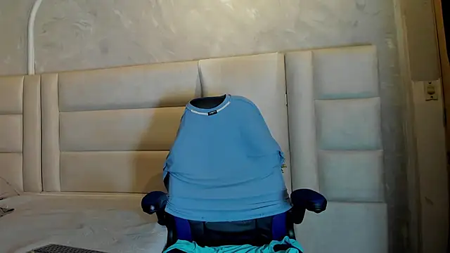 Snapshot of Dark_lennox chatting on April 2026 10:58:01 PM Dark lennox online show from April 2026 10:58:01 PM