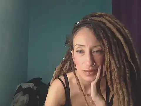 Natalialucia online show from April 2026 11:18:02 PM