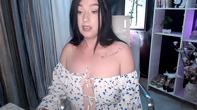 Snapshot of DreamLove2020 chatting on April 2026 10:45:02 PM DreamLove2020 online show from April 2026 10:45:02 PM