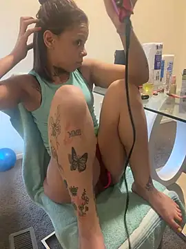 Snapshot of Honeyy_bunzzxoxo chatting on April 2026 11:13:01 PM Honeyy bunzzxoxo online show from April 2026 11:13:01 PM