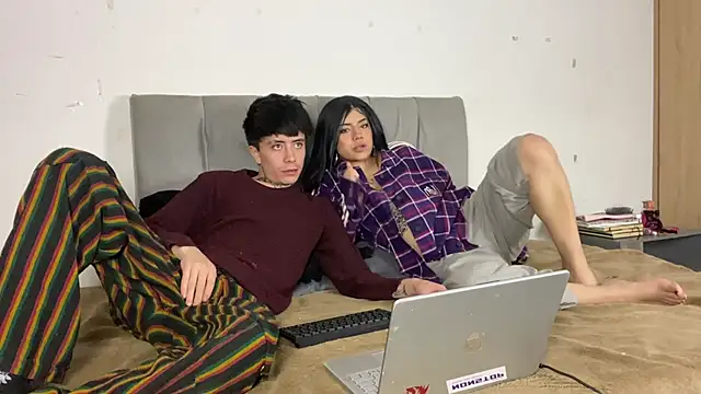 Snapshot of perceo_and_saddie chatting on May 2026 10:12:02 AM perceo and saddie online show from May 2026 10:12:02 AM