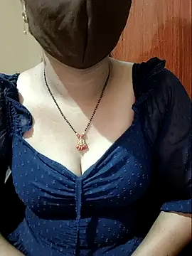 Snapshot of Latha_lovely chatting on April 2026 01:50:01 AM Latha lovely online show from April 2026 01:50:01 AM