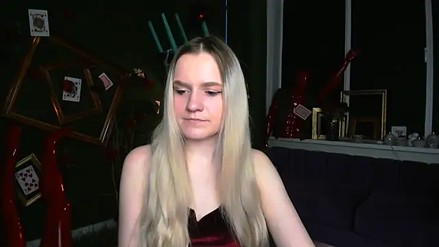 Snapshot of SherriButlers chatting on April 2026 05:19:01 AM SherriButlers online show from April 2026 05:19:01 AM