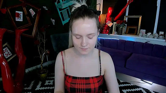 Snapshot of SherriButlers chatting on May 2026 04:04:02 PM SherriButlers online show from May 2026 04:04:02 PM