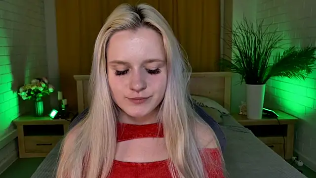 Snapshot of SherriButlers chatting on June 2026 05:12:02 AM SherriButlers online show from June 2026 05:12:02 AM