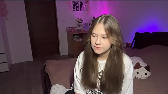 Snapshot of NyelleSpir chatting on May 2026 06:09:01 PM NyelleSpir online show from May 2026 06:09:01 PM