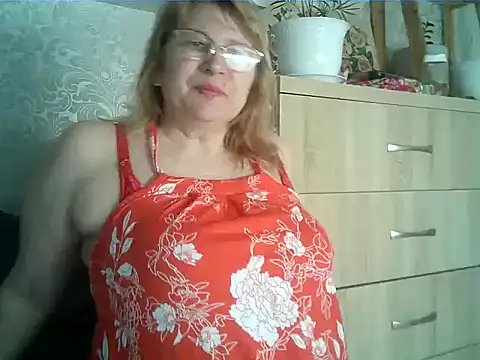 Snapshot of Alina-malina66 chatting on May 2026 01:07:01 PM Alina-malina66 online show from May 2026 01:07:01 PM
