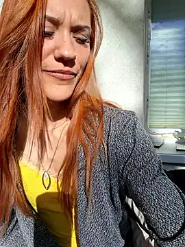 Snapshot of SlimBellaOfficial chatting on April 2026 03:09:01 PM SlimBellaOfficial online show from April 2026 03:09:01 PM