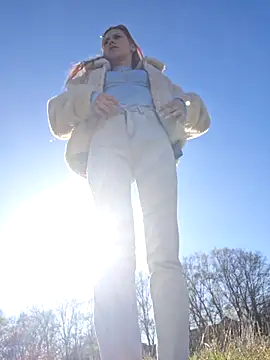 Snapshot of SlimBellaOfficial chatting on April 2026 03:06:01 PM SlimBellaOfficial online show from April 2026 03:06:01 PM