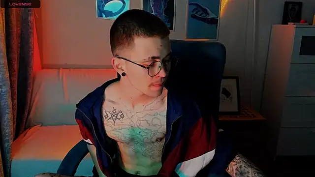 Snapshot of Thomas_Norton chatting on April 2026 08:31:01 PM Thomas Norton online show from April 2026 08:31:01 PM