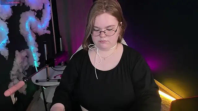 Snapshot of Maneela_Kennedy chatting on April 2026 07:21:02 PM Maneela Kennedy online show from April 2026 07:21:02 PM