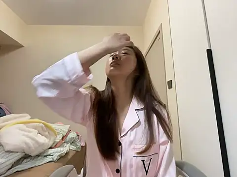 tutu512 online show from April 2026 12:25:01 PM