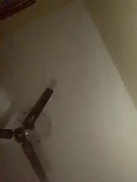 Snapshot of Mazekueen chatting on April 2026 09:04:01 PM Mazekueen online show from April 2026 09:04:01 PM