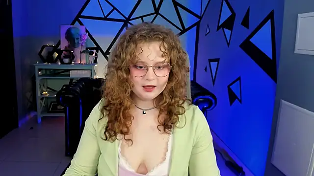 SaraSweetness online show from April 2026 12:57:02 PM