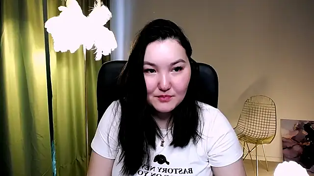 Snapshot of CamilaMartiez chatting on April 2026 01:04:01 PM CamilaMartiez online show from April 2026 01:04:01 PM