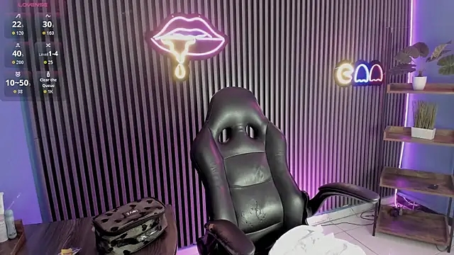 Luna roose1 online show from April 2026 01:18:01 PM