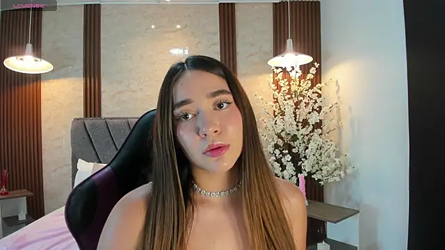 Snapshot of Anissa_m_ chatting on April 2026 06:35:01 PM Anissa m online show from April 2026 06:35:01 PM