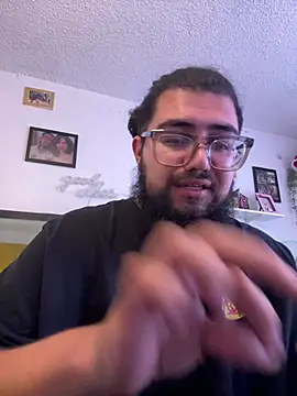 Snapshot of dpenguino chatting on April 2026 05:10:01 PM dpenguino online show from April 2026 05:10:01 PM