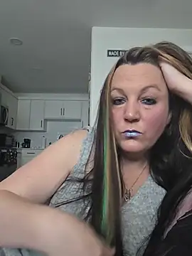 Snapshot of Queenemerald chatting on July 2026 08:35:02 PM Queenemerald online show from July 2026 08:35:02 PM