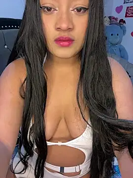 Snapshot of Saraa_M chatting on April 2026 09:30:02 PM Saraa M online show from April 2026 09:30:02 PM