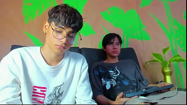 Snapshot of Max_gold chatting on April 2026 04:12:02 PM Max gold online show from April 2026 04:12:02 PM