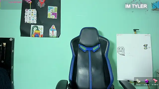 TYLERhHOT2005 online show from April 2026 04:17:01 AM