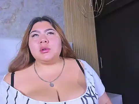 Snapshot of TiffanyMonrowHL chatting on April 2026 01:00:02 PM TiffanyMonrowHL online show from April 2026 01:00:02 PM