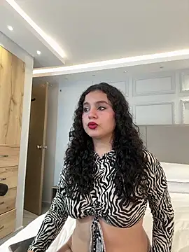 Snapshot of ShanonFox_oficial chatting on April 2026 07:15:01 PM ShanonFox oficial online show from April 2026 07:15:01 PM