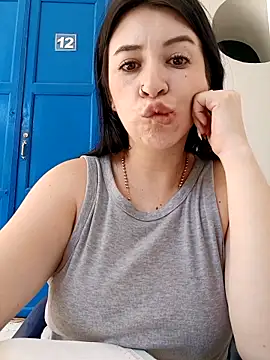 Snapshot of AvaVictori chatting on May 2026 06:49:01 PM AvaVictori online show from May 2026 06:49:01 PM