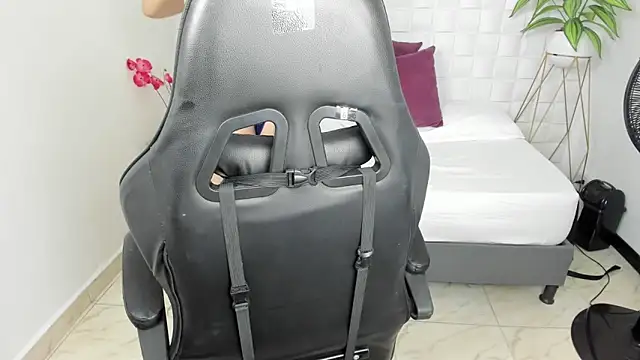 Snapshot of tomie_666 chatting on March 2026 08:08:02 PM tomie 666 online show from March 2026 08:08:02 PM