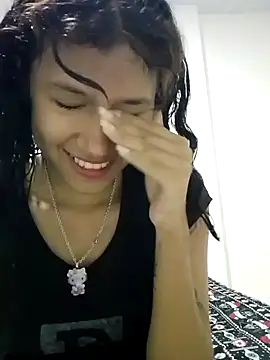 Snapshot of Yi_Uzi chatting on May 2026 11:12:03 PM Yi Uzi online show from May 2026 11:12:03 PM