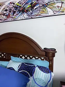 Snapshot of victoria_luxx_ chatting on April 2026 11:48:01 PM victoria luxx online show from April 2026 11:48:01 PM