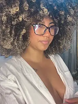 Snapshot of Kendra_curly chatting on May 2026 08:00:01 AM Kendra curly online show from May 2026 08:00:01 AM