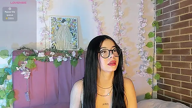 Snapshot of megan_n chatting on March 2026 09:15:01 PM megan n online show from March 2026 09:15:01 PM