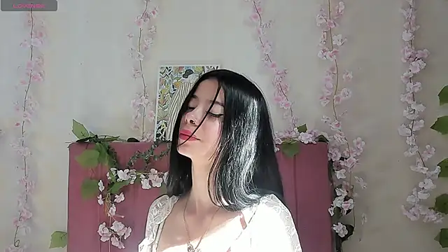 Snapshot of megan_n chatting on April 2026 08:06:02 PM megan n online show from April 2026 08:06:02 PM