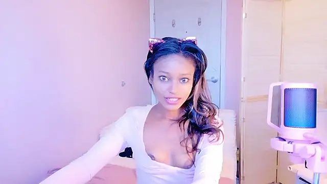 Snapshot of Amber_Fae chatting on April 2026 11:46:01 PM Amber Fae online show from April 2026 11:46:01 PM