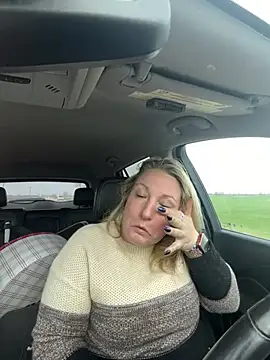 sweetkacibaby online show from April 2026 02:11:01 PM