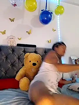 Snapshot of ANDRES_URRIETA chatting on April 2026 10:05:01 AM ANDRES URRIETA online show from April 2026 10:05:01 AM