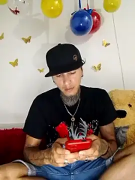 Snapshot of ANDRES_URRIETA chatting on April 2026 01:50:01 AM ANDRES URRIETA online show from April 2026 01:50:01 AM