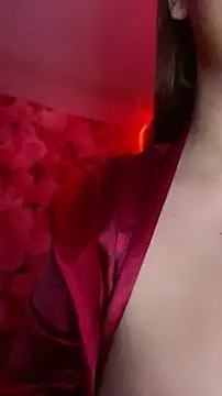 Snapshot of SweetLittleRed chatting on June 2026 09:14:01 AM SweetLittleRed online show from June 2026 09:14:01 AM