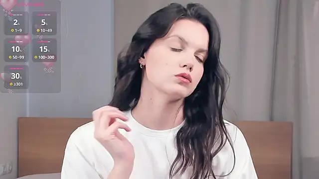 Snapshot of JuliannPaysour chatting on April 2026 07:42:01 AM JuliannPaysour online show from April 2026 07:42:01 AM