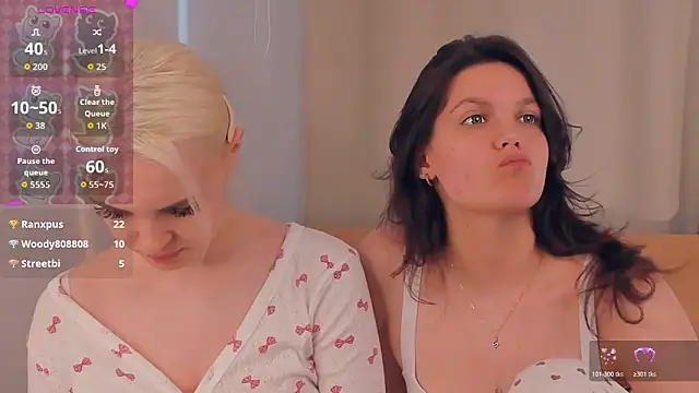 Snapshot of JuliannPaysour chatting on April 2026 07:45:01 AM JuliannPaysour online show from April 2026 07:45:01 AM