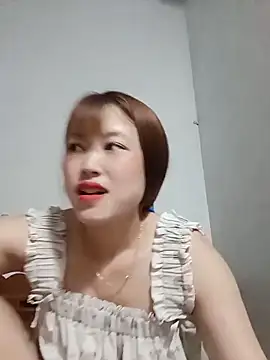 Snapshot of -Bitilu- chatting on June 2026 01:06:01 AM -Bitilu- online show from June 2026 01:06:01 AM
