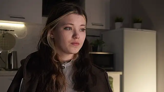 ShyAkemis online show from April 2026 04:25:01 PM