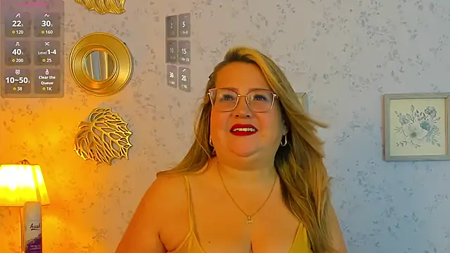 Snapshot of Martinacurvy_ chatting on March 2026 11:32:01 AM Martinacurvy online show from March 2026 11:32:01 AM