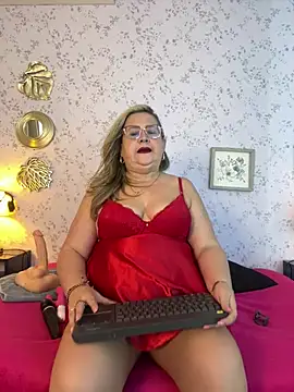 Snapshot of Martinacurvy_ chatting on April 2026 11:41:02 AM Martinacurvy online show from April 2026 11:41:02 AM