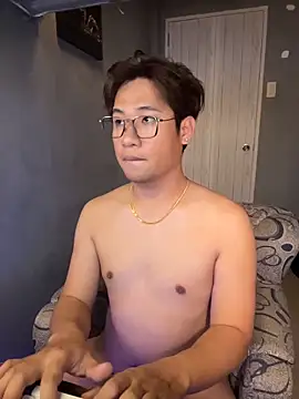 Snapshot of Titanryu chatting on April 2026 05:27:01 AM Titanryu online show from April 2026 05:27:01 AM