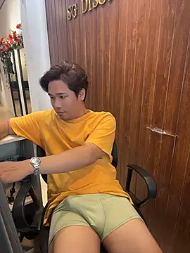 Snapshot of Titanryu chatting on April 2026 03:28:01 AM Titanryu online show from April 2026 03:28:01 AM