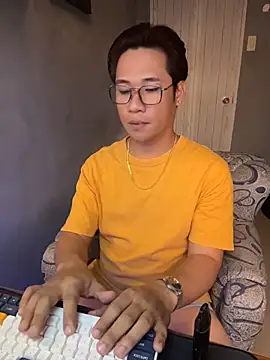 Snapshot of Titanryu chatting on April 2026 05:12:02 AM Titanryu online show from April 2026 05:12:02 AM